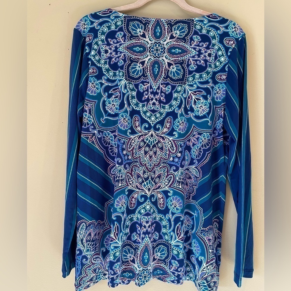 Bob Mackie Blue Pattern Placement Top M NWT - Picture 2 of 4